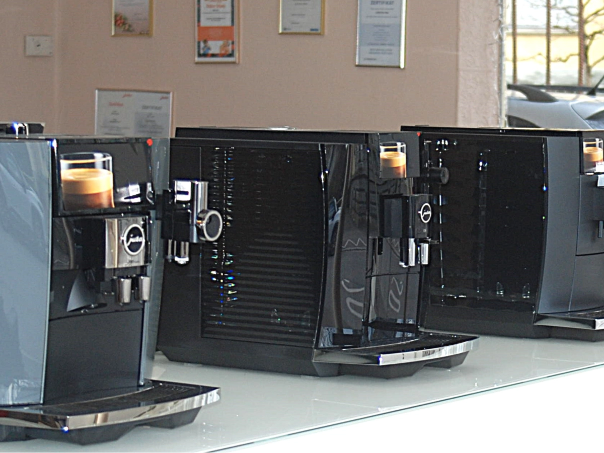 Bild aus dem Laden von mehreren Kaffeemaschinen